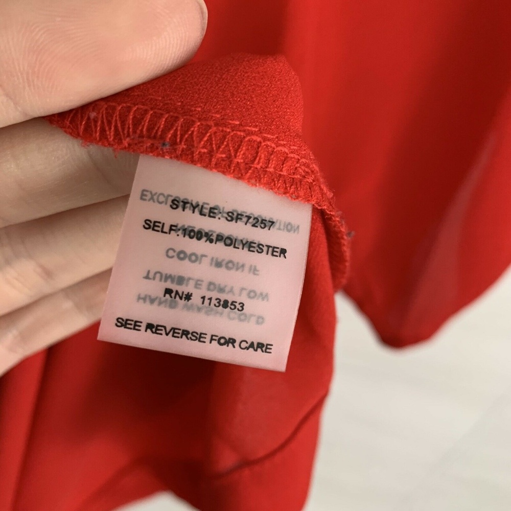 ⚜️ 4/$25 SALE! 41 Hawthorn Red Hidden Btn Blouse - Picture 5 of 8